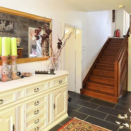 Spacious Near Ski Area In